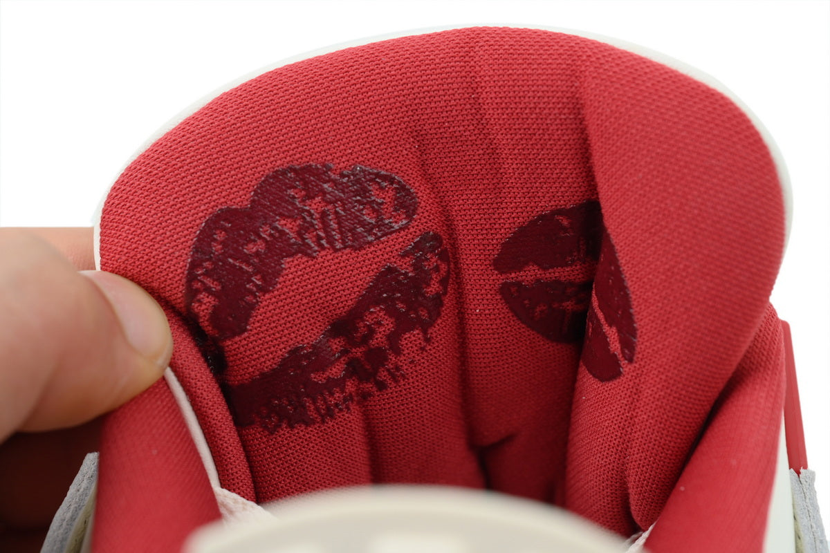 Air Jordan 4 Retro Valentine’s